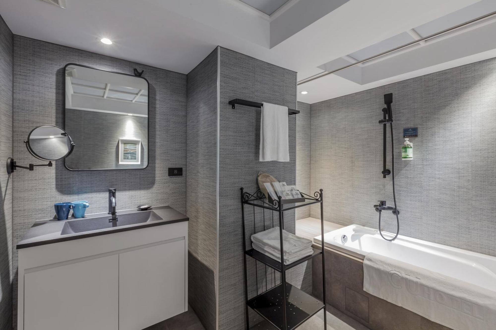 CU Hotel Kaohsiung Bagian luar foto