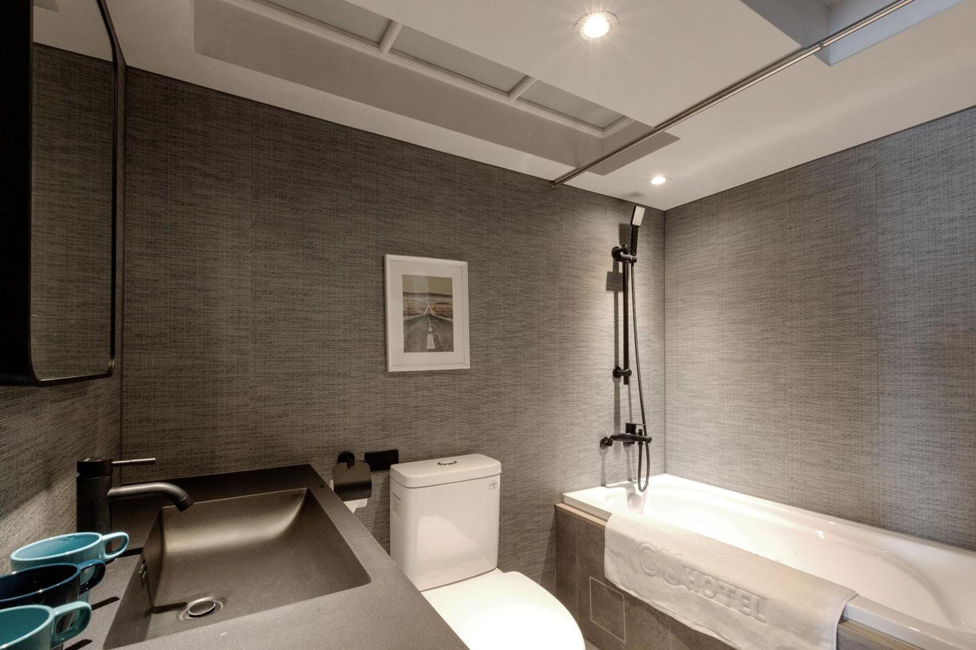 CU Hotel Kaohsiung Bagian luar foto